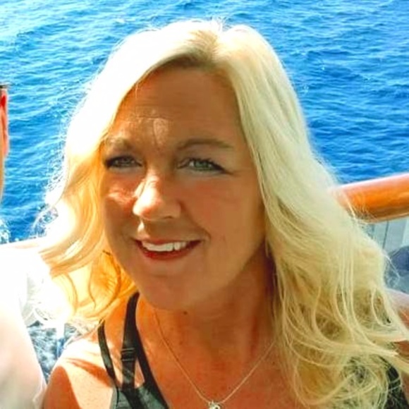 Meet your Posher, Kelli - Picture 1 of 1